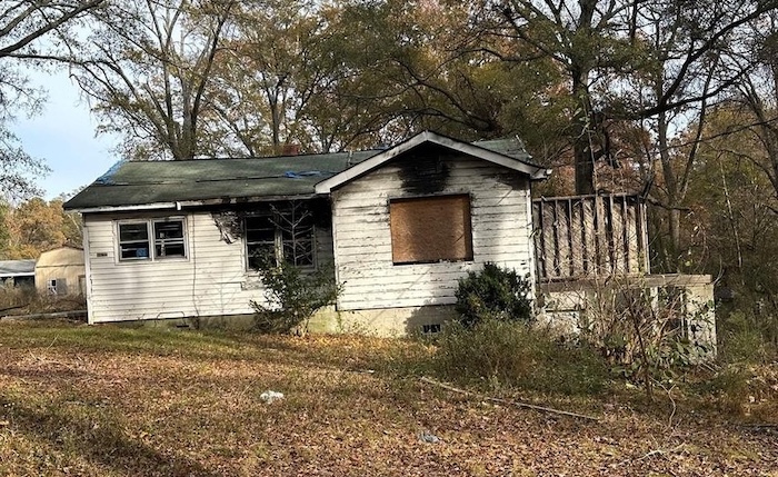 poor-condition-house-in-arkansas